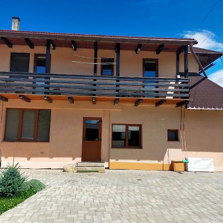 Casa Luna Gura Humorului Exteriör bild