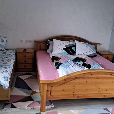 Casa Luna Gura Humorului Exteriör bild