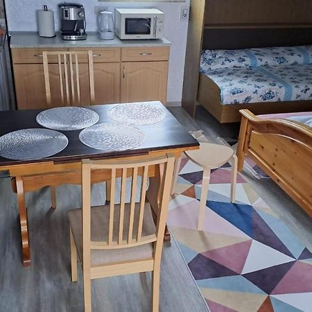 Casa Luna Gura Humorului Exteriör bild