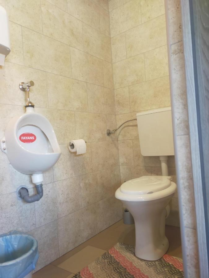 Casa Luna Gura Humorului Exteriör bild