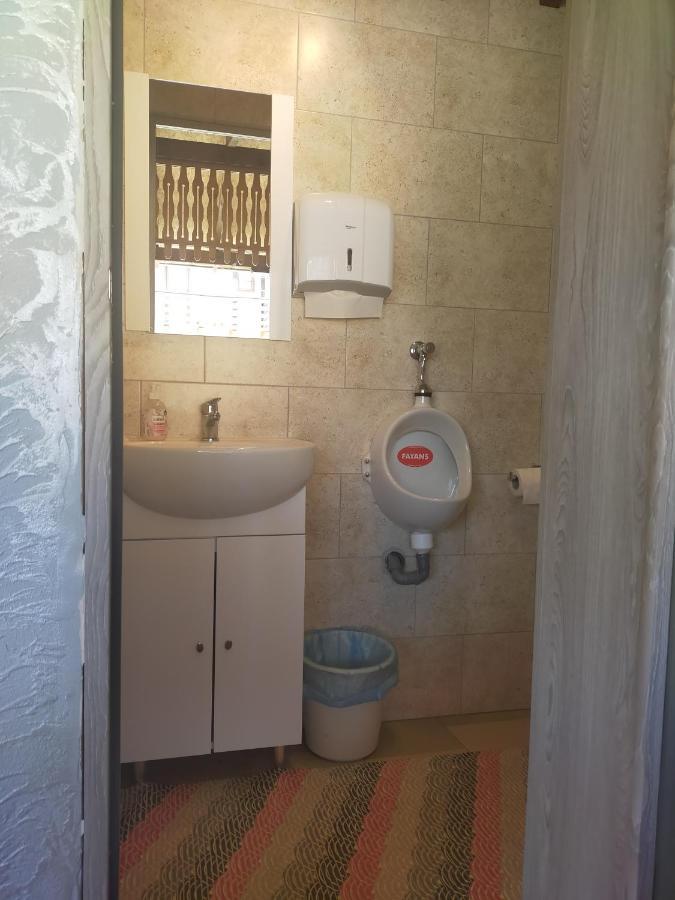 Casa Luna Gura Humorului Exteriör bild